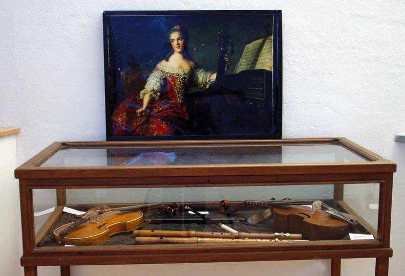 Exhibition historical musical instruments Orpheon Foundation