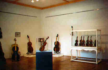 Exhibition historical musical instruments Orpheon Foundation