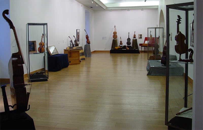 Exhibition historical musical instruments Orpheon Foundation